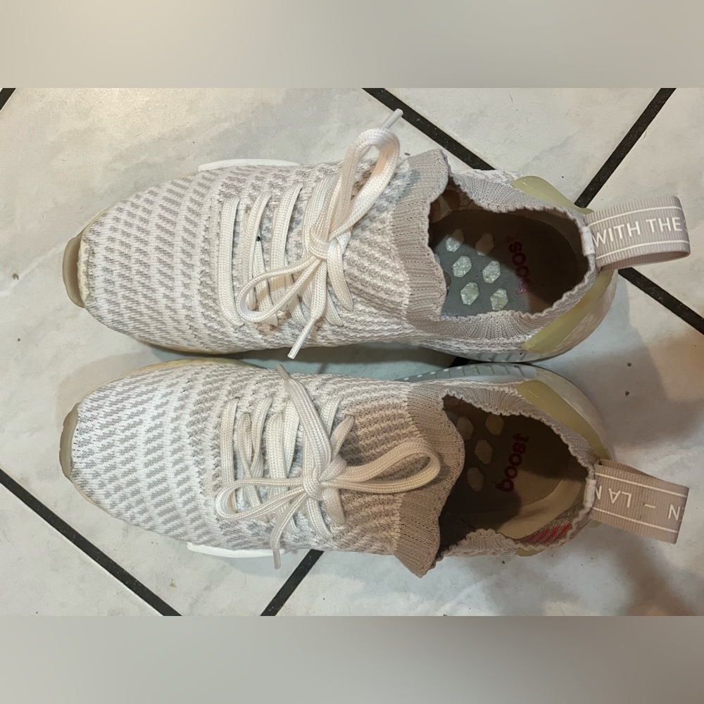 Men’s Adidas NMD R2 - Picture 3 of 4